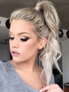 platinasto plava kosa