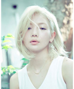 kratka ženska frizura